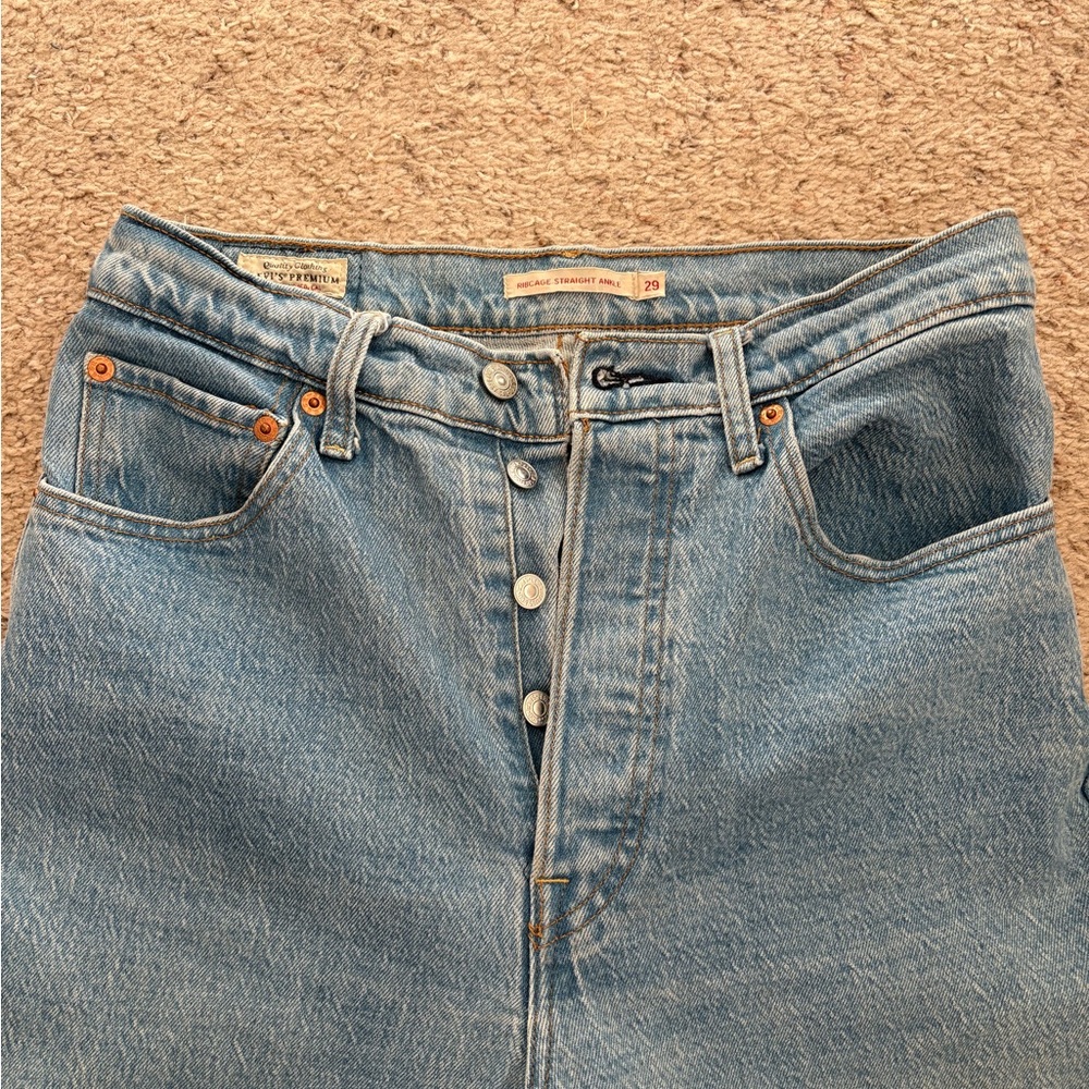 Levi's Ribcage Straight Frayed Hem Size 29 x 27 High Rise Women's Jeans - Picture 2 of 5